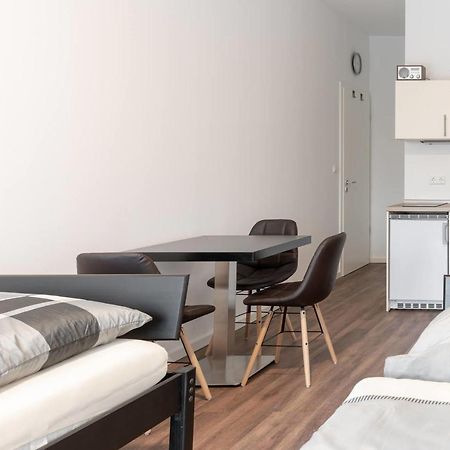 Monteurzimmer Berlin Pankow Mit Dachterrasse - Nur 10 Min. Von Der A10 - 3 Zimmer/ 7 Betten Zewnętrze zdjęcie