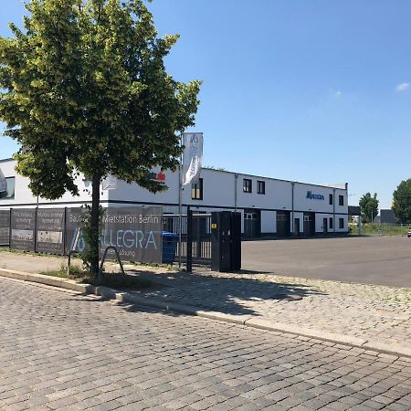 Monteurzimmer Berlin Pankow Mit Dachterrasse - Nur 10 Min. Von Der A10 - 3 Zimmer/ 7 Betten Zewnętrze zdjęcie