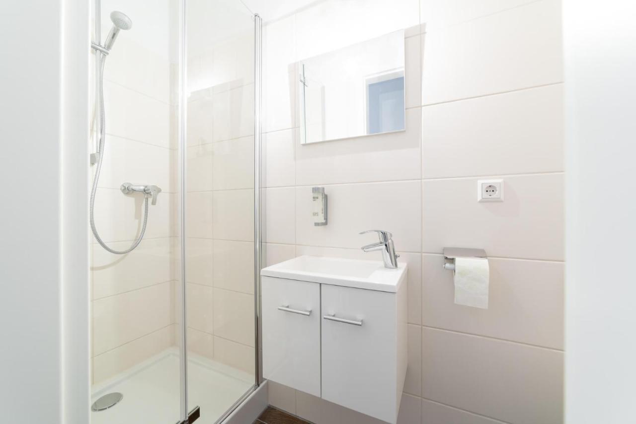 Monteurzimmer Berlin Pankow Mit Dachterrasse - Nur 10 Min. Von Der A10 - 3 Zimmer/ 7 Betten Zewnętrze zdjęcie