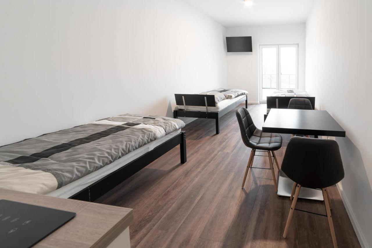 Monteurzimmer Berlin Pankow Mit Dachterrasse - Nur 10 Min. Von Der A10 - 3 Zimmer/ 7 Betten Zewnętrze zdjęcie