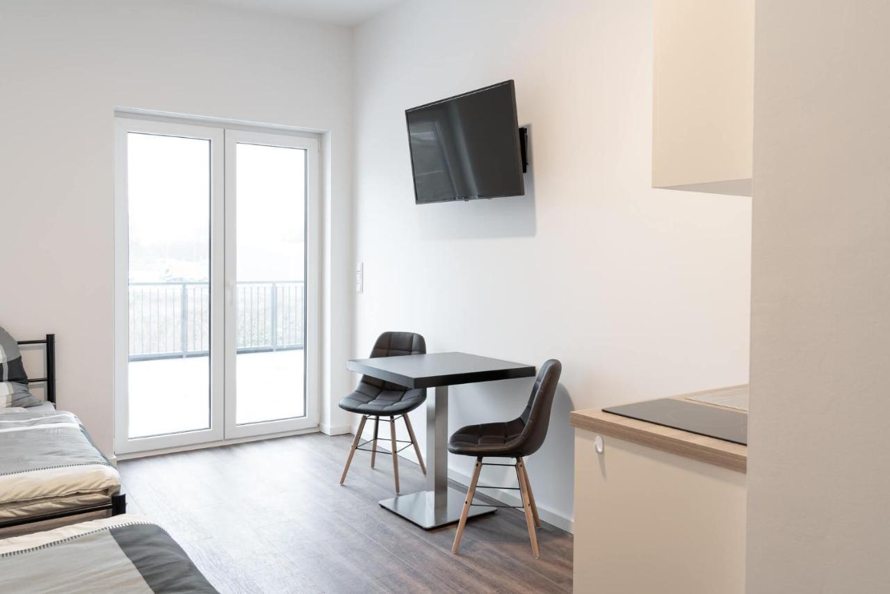 Monteurzimmer Berlin Pankow Mit Dachterrasse - Nur 10 Min. Von Der A10 - 3 Zimmer/ 7 Betten Zewnętrze zdjęcie